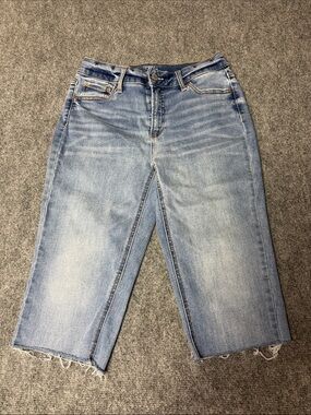 Time and Tru Faded Light Blue Boyfriend Cropped Jeans with Frayed Hem